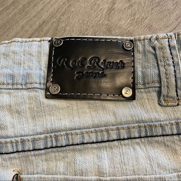 Red Riviet, size 5 short jean shorts, light wash - Picture 5 of 10